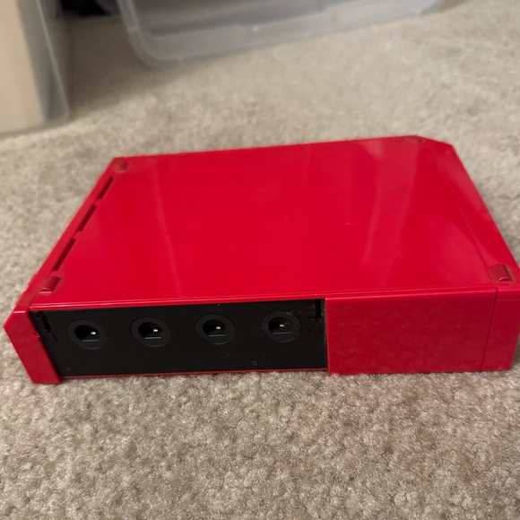 Red Wii Console - Picture 4 of 7